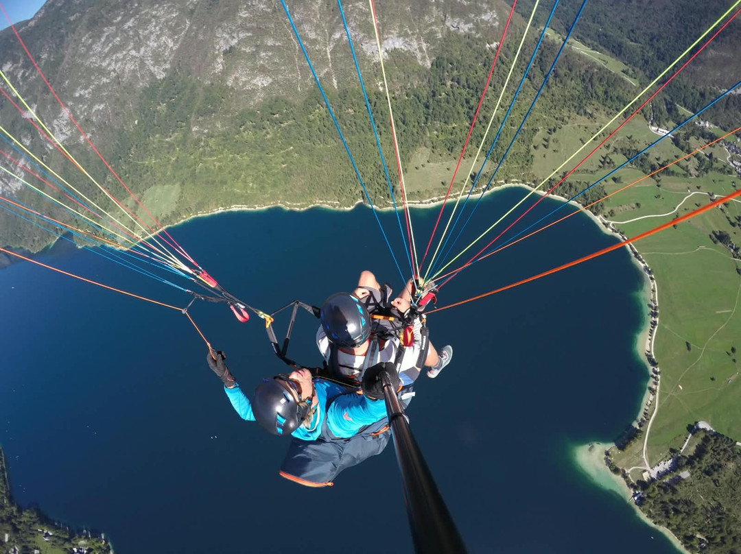 Loop Team Tandem Paragliding Bohinj-博希尼湖必去景点