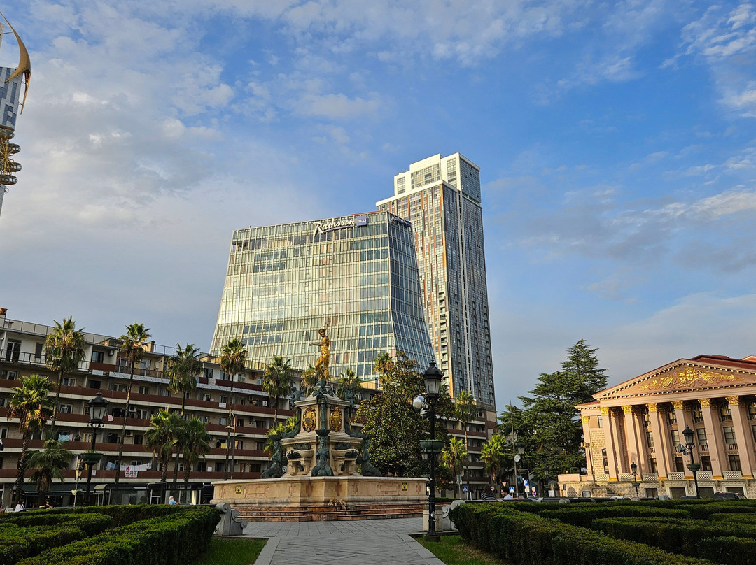 Neptune Fountain-巴统必去景点