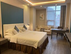 Amy-Dongdo Plaza Hotel主图