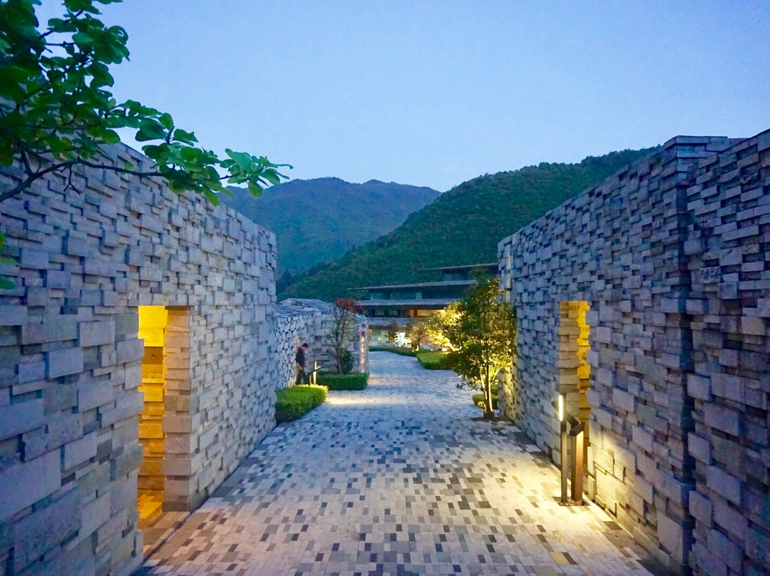 腾冲隈研吾·石头纪温泉VILLA度假酒店