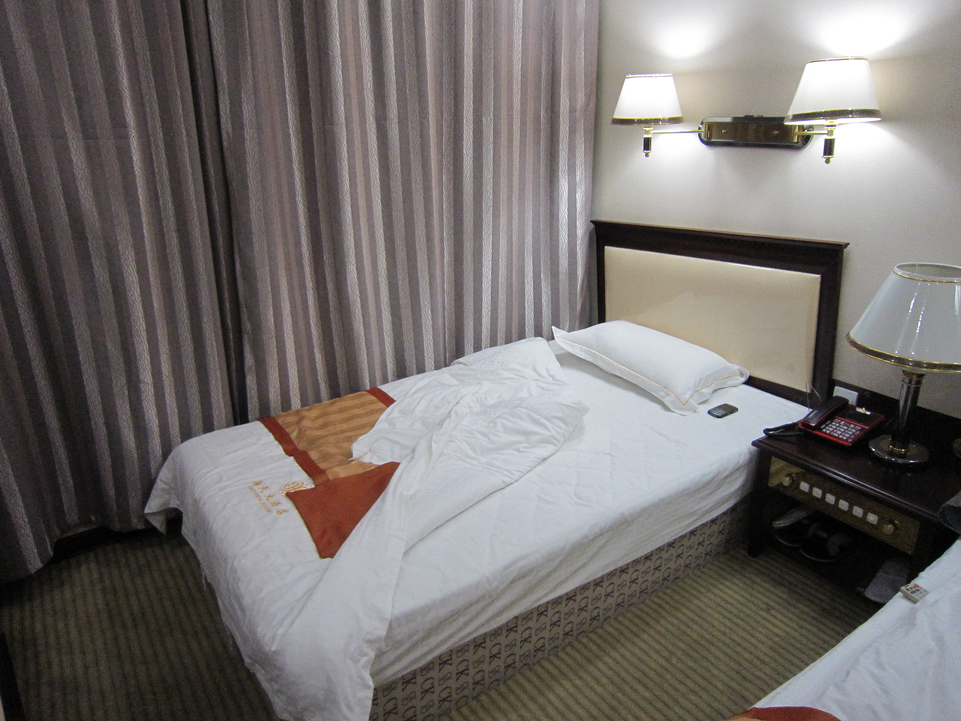 海天大酒店-客卧