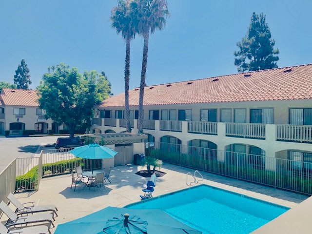 卡马里奥晚安旅馆-官方