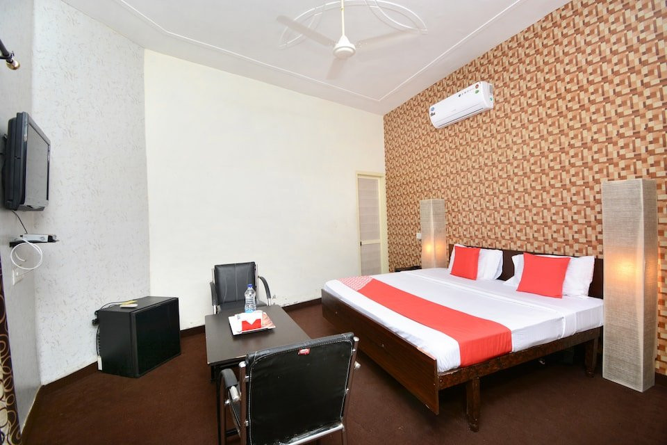 OYO 33024 Urban Guest House