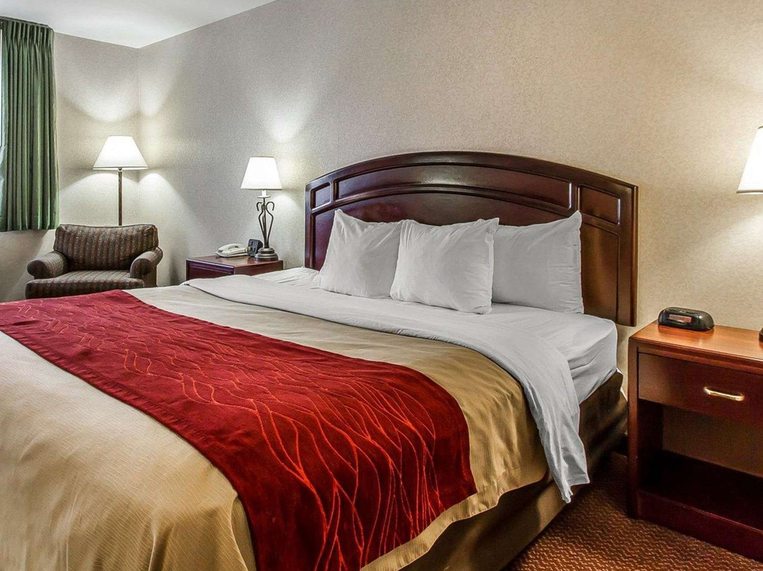 Quality Inn & Suites Fort Madison Near Hwy 61主图