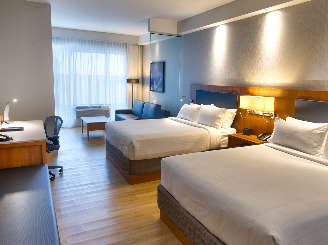 Holiday Inn Express & Suites Vaudreuil - Dorion By IHG主图