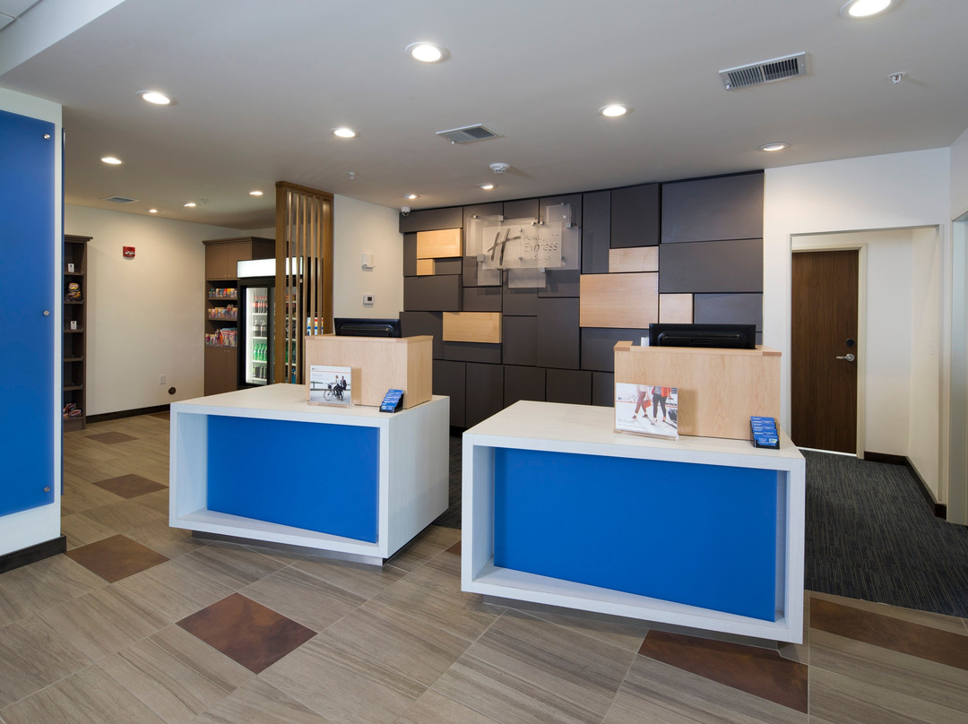 Holiday Inn Express & Suites Michigan City By IHG主图