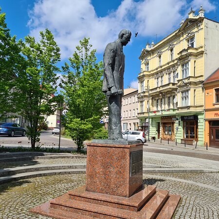 Leon Barciszewski Statue景点图片