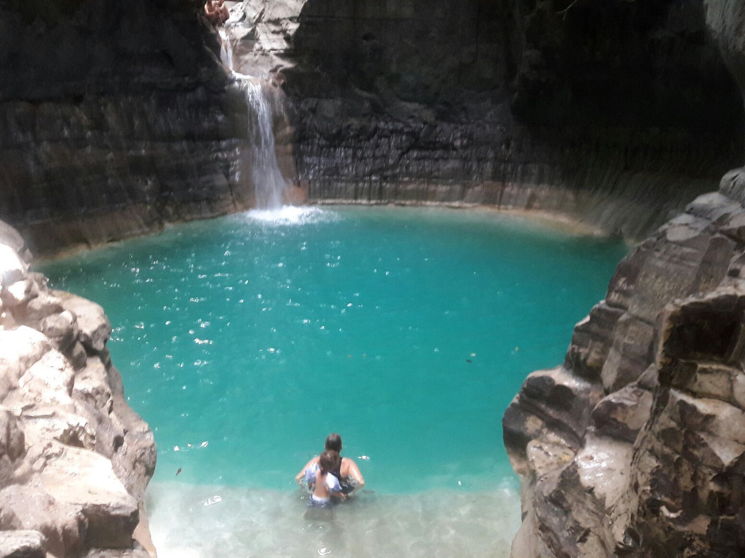 Waimarang Waterfall景点图片