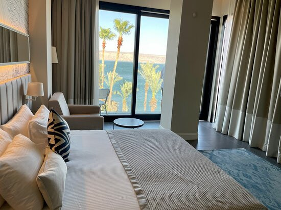 U Boutique Kinneret主图