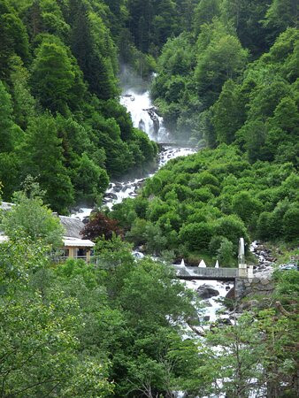 Cascade du Lutour-Cauterets必去景点