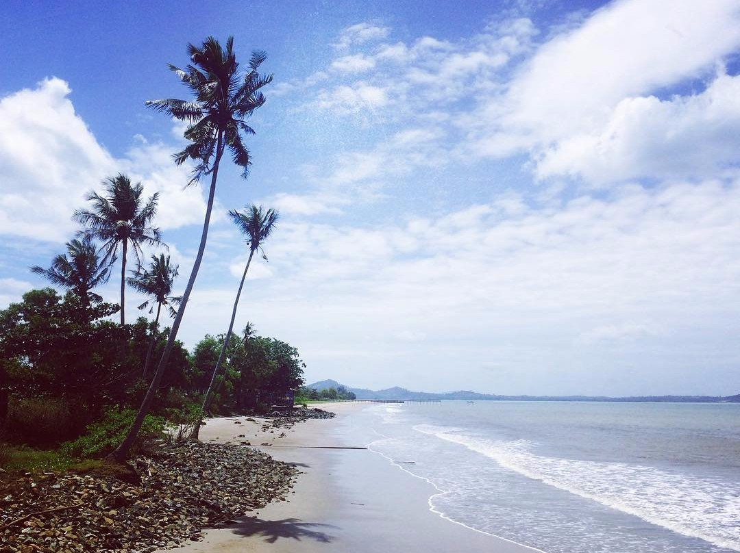 Pagatan Beach景点图片