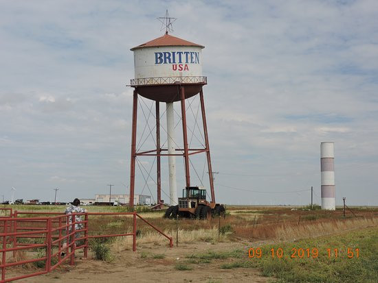Britten Leaning Water Tower景点图片