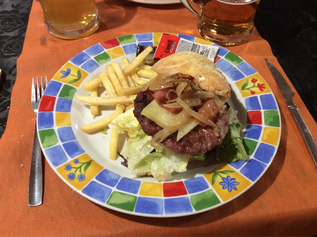 Cadrete餐馆和美食-Brasearia Los Faisanes
