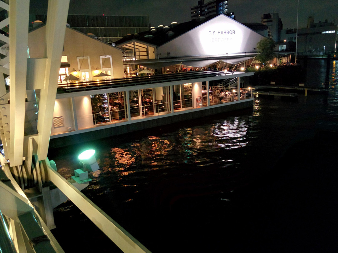T.Y. Harbor River Lounge