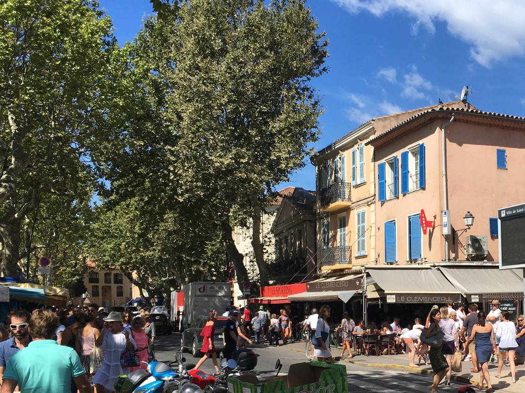圣特罗佩斯旅游景点-Place Des Lices Market