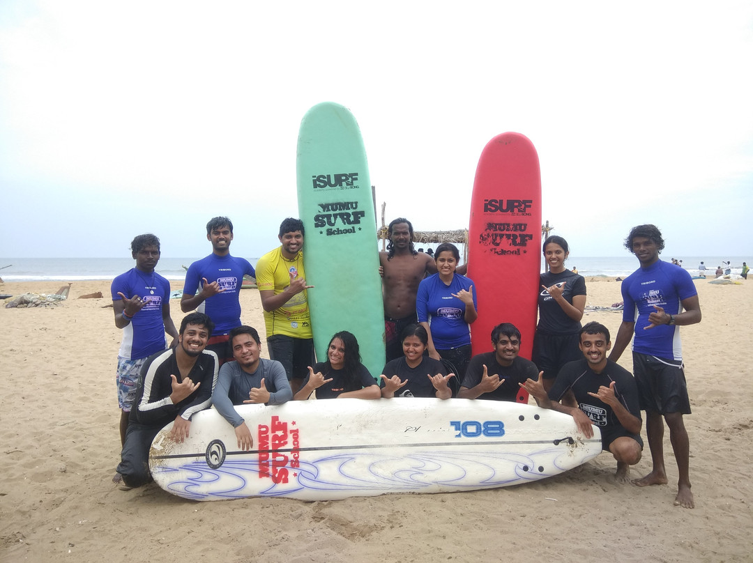 Mumu Surf School-玛玛拉普蓝必去景点