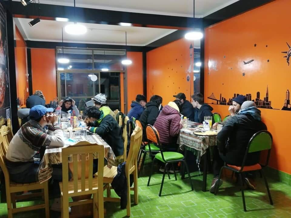 Lareus Pizzeria-fast Food