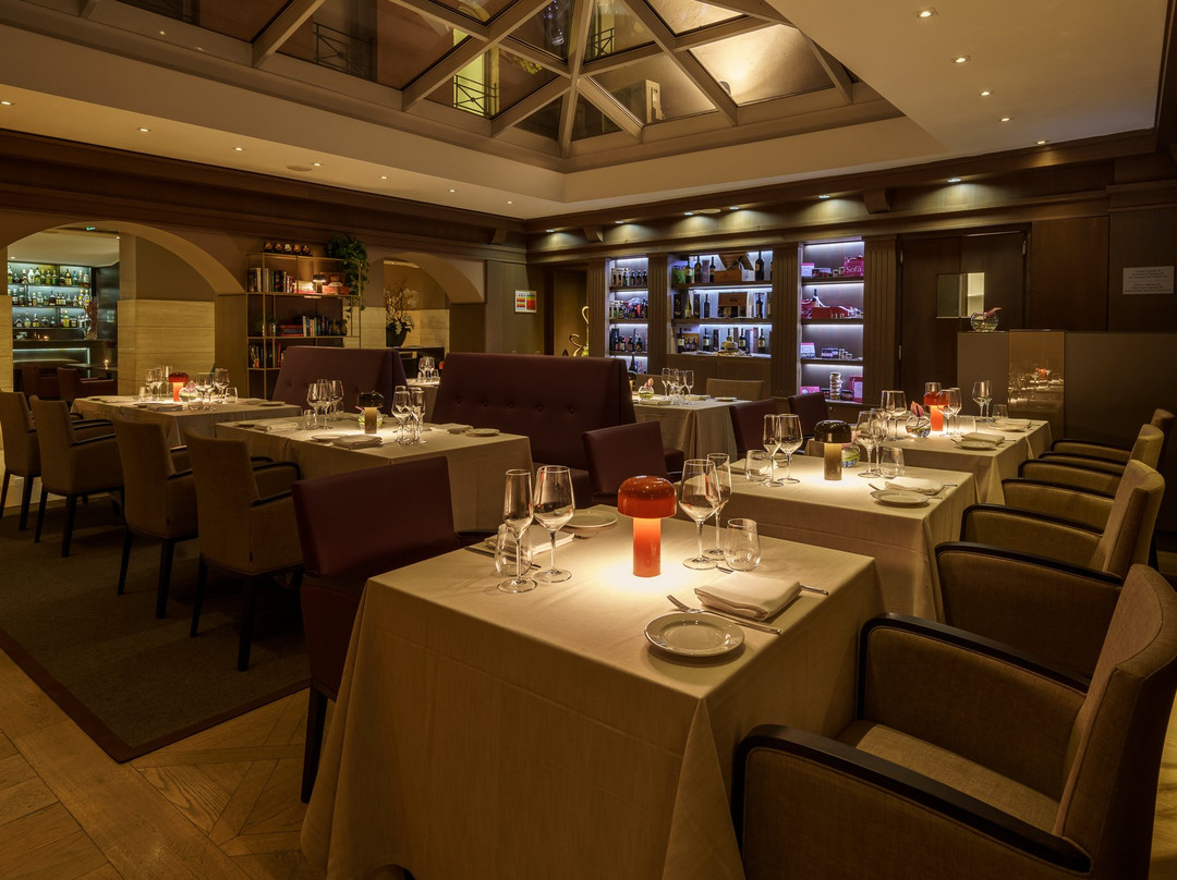 I Sofa Bar & Restaurant