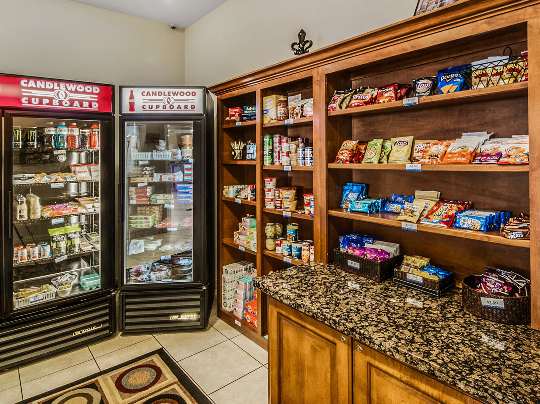 朗维尤烛木套房酒店主图