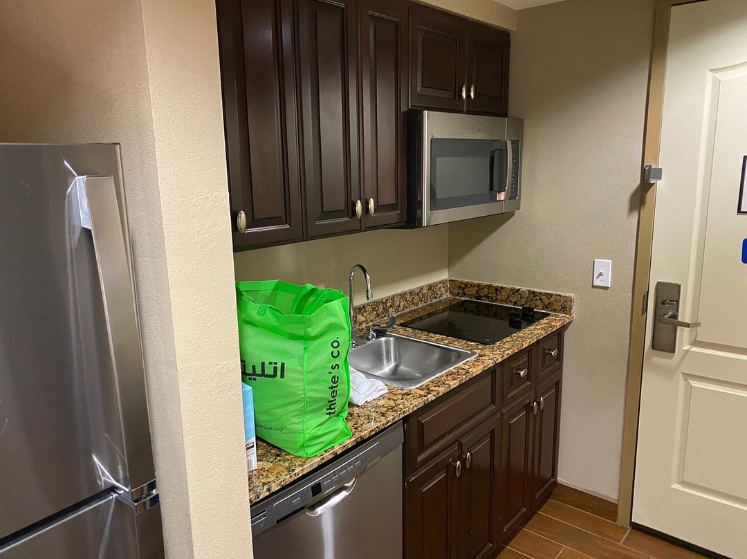 阿尔布开克机场希尔顿惠庭套房酒店主图