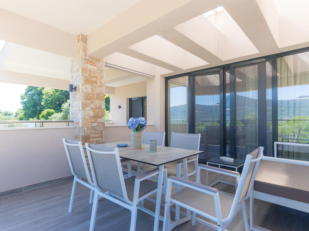 Bella Vista Luxury Apartments主图