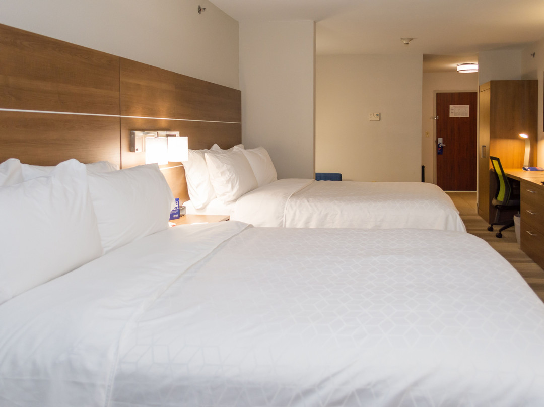 马斯科吉快捷假日&套房酒店主图