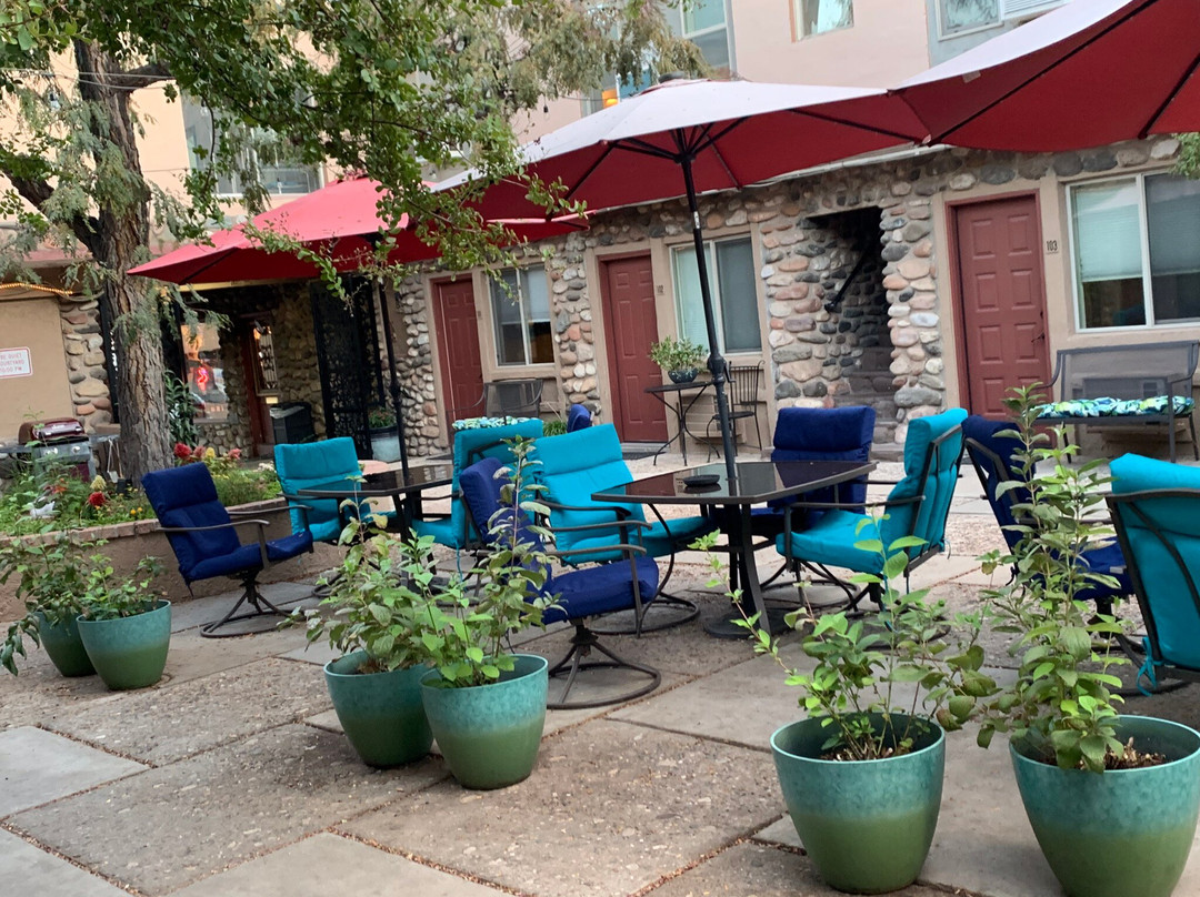 The Iron Horse Inn主图