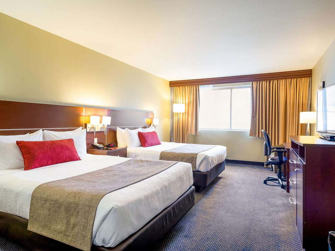 Quality Inn & Suites Brossard主图