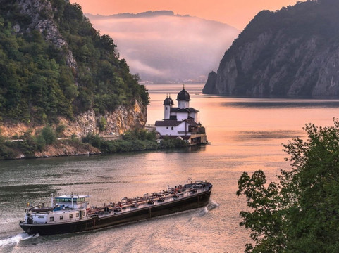 Carpathian Travel Center-锡比乌必去景点