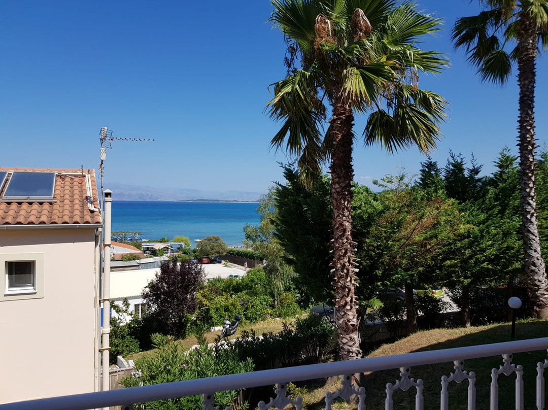 Robolla Beach Aparthotel主图