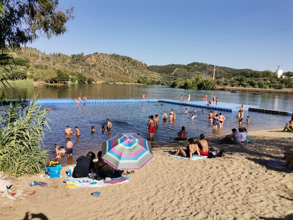 Praia Fluvial de Ortiga景点图片