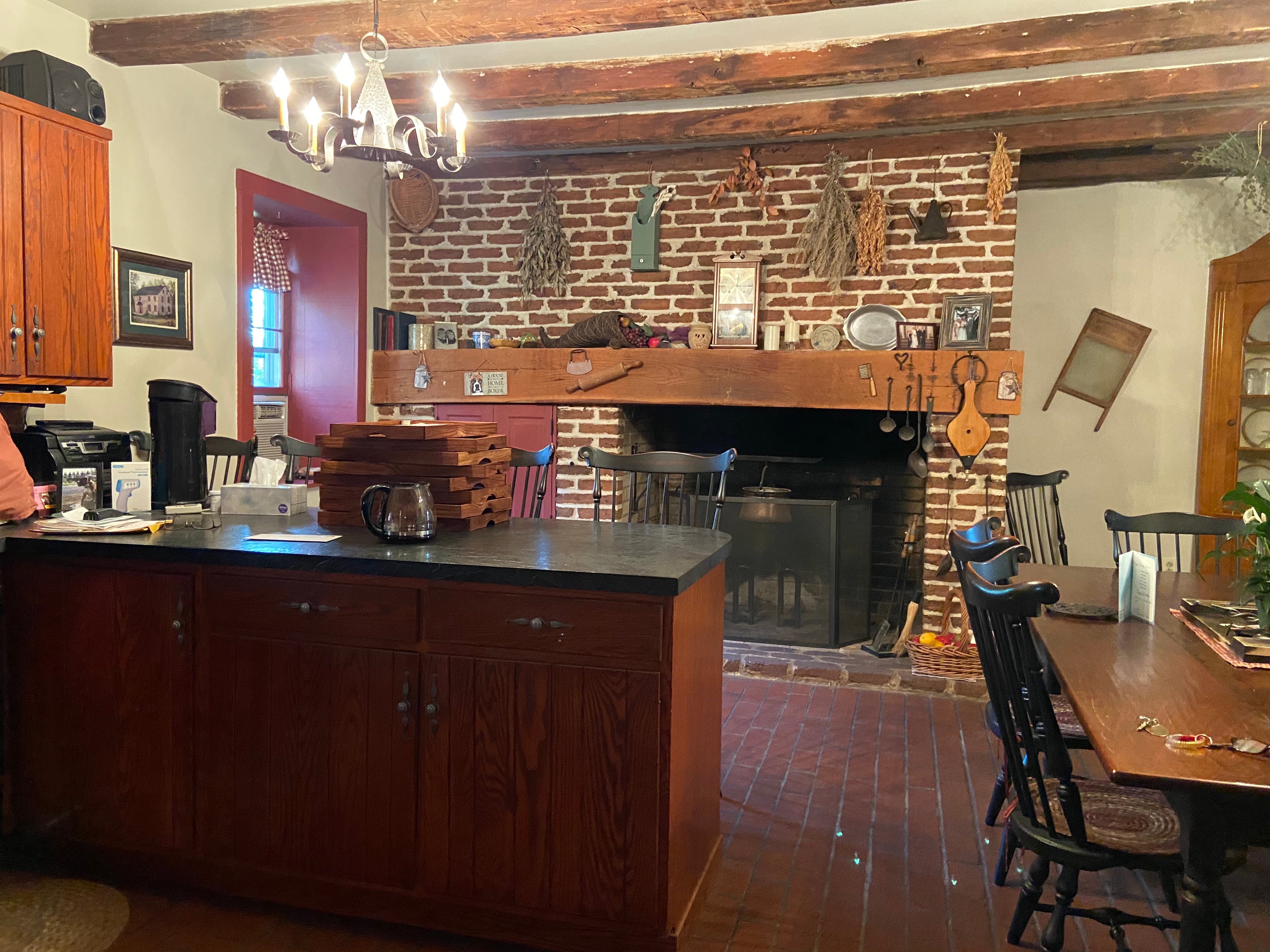 Brownstone Colonial Inn-浴室