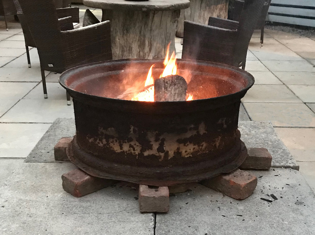 The Queen's Head主图