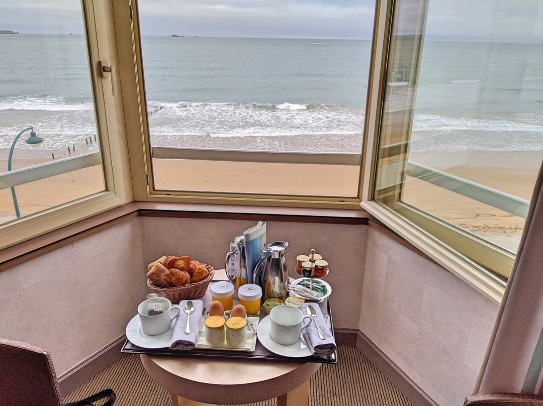 Le Grand Hotel des Thermes主图