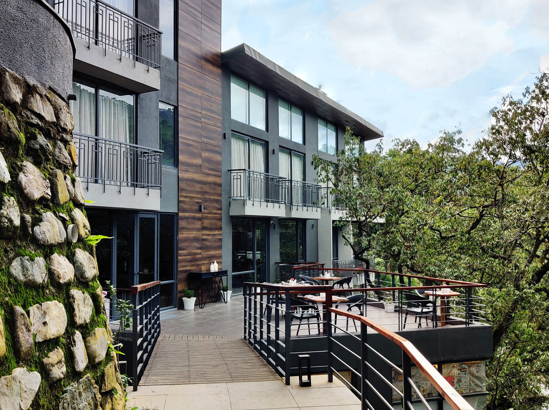 Rosefinch Sarovar Portico主图