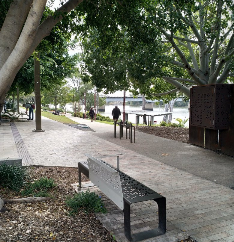 Riverside Precinct景点图片