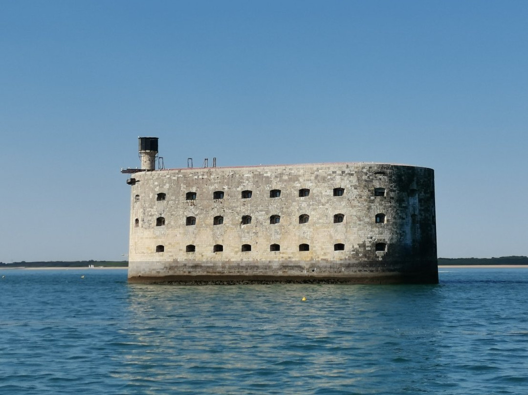 Croisieres Fourasines-Port-des-Barques必去景点