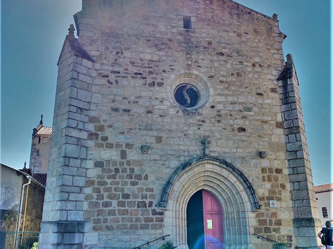 Eglise Saint-Martin-La Pommeraie-sur-Sevre必去景点