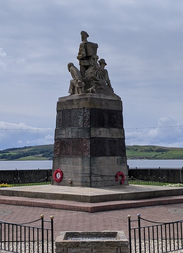 Largs War Memorial
