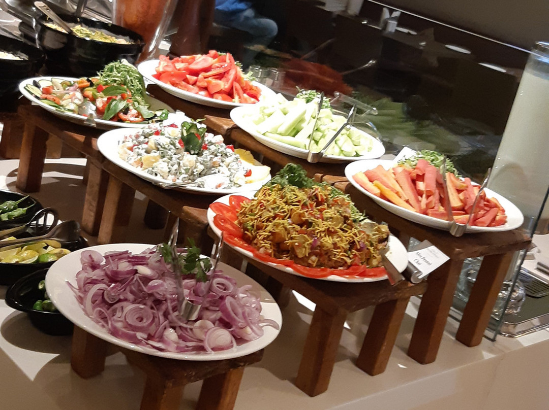 拉杰果德马拉萨萨罗瓦尔酒店主图