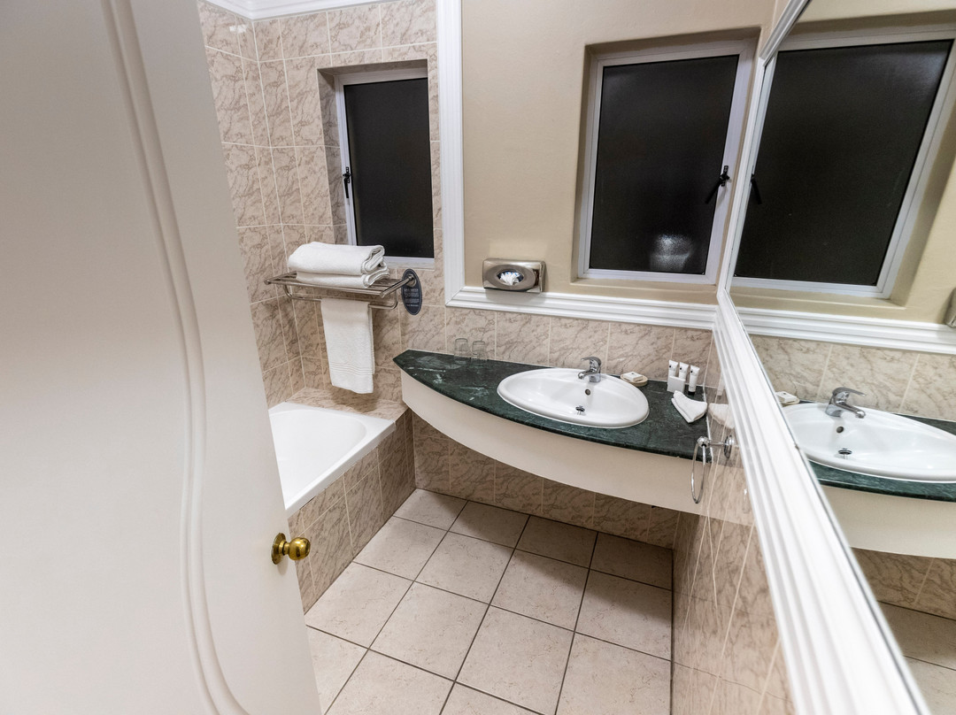 本杰明酒店主图