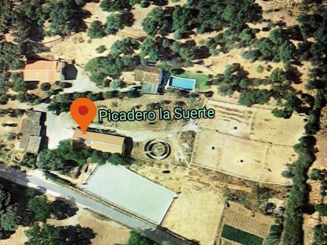 Finca la Suerte. Picadero La Suerte-Galaroza必去景点