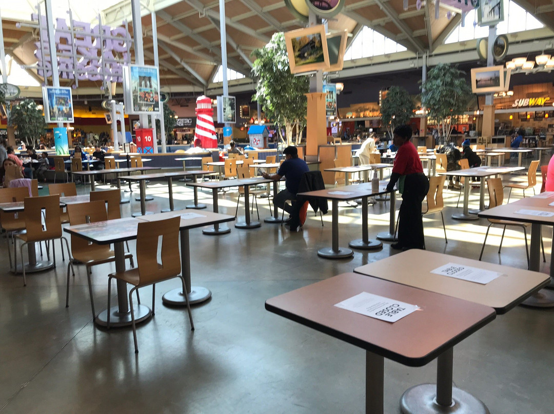 Great Lakes Crossing Outlets-奥本山必去景点