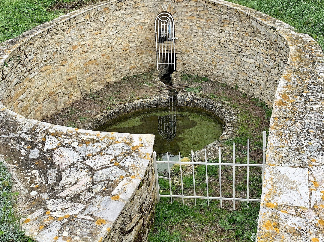 Chapelle Notre-Dame de la Roche-Saint-Jean-de-Sauves必去景点