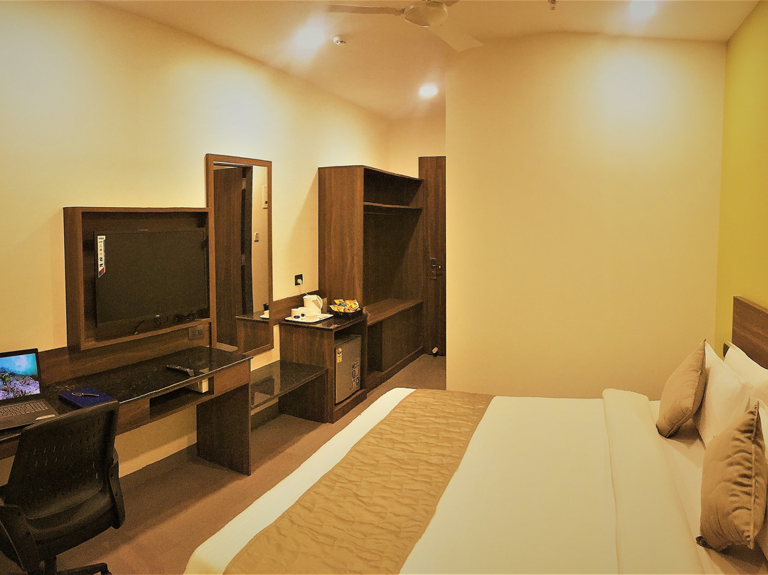 GenX Surat By 1589 Hotels主图