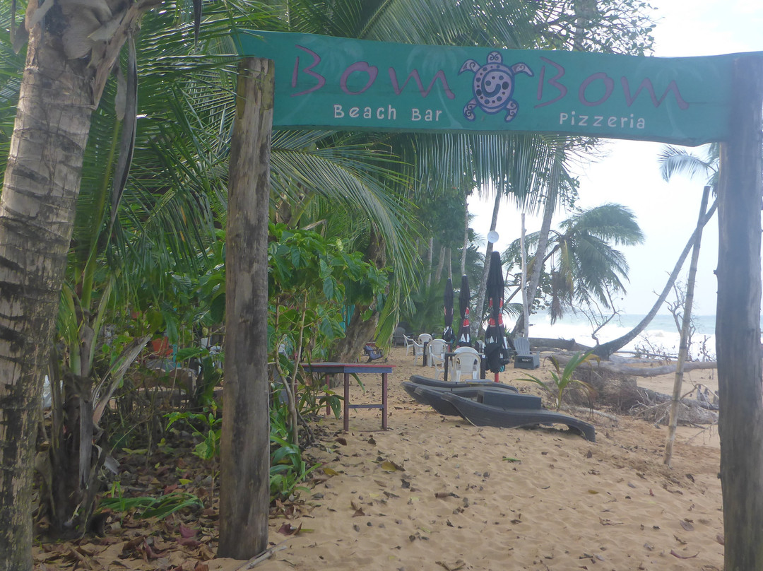 Bom Bom Beach Bar and La Pizzeria景点图片