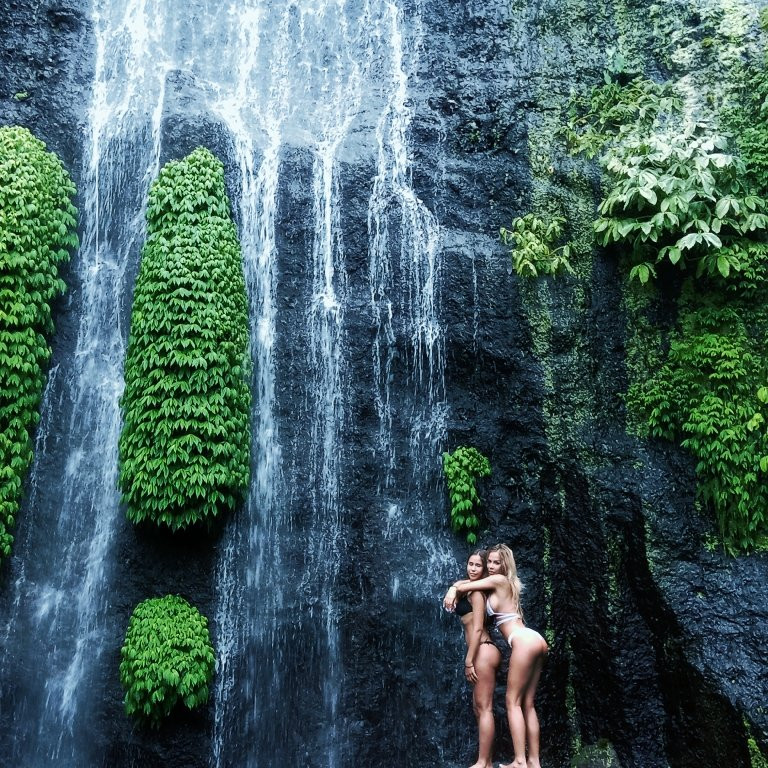 Banyumala Twin Waterfalls景点图片
