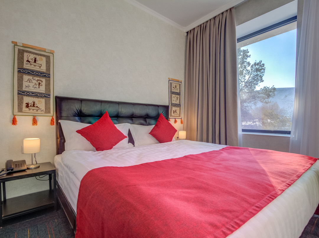 My Hotel Karakol主图