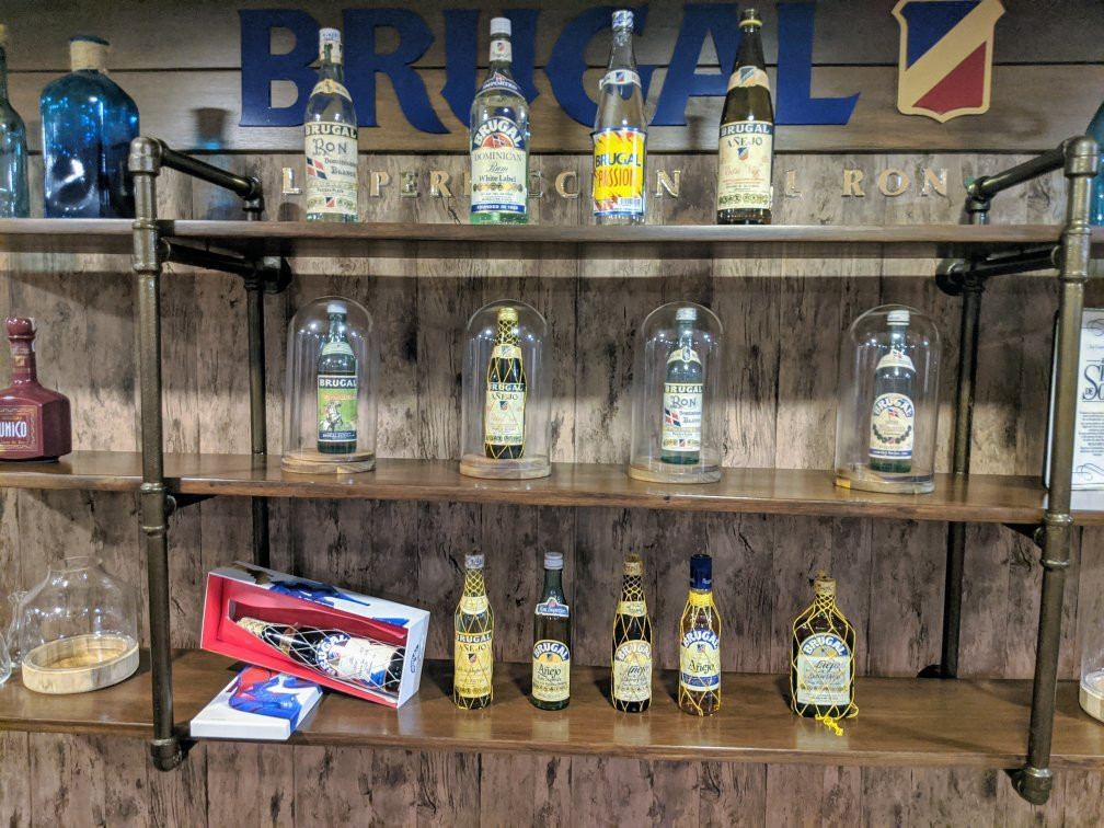 Brugal Rum Center景点图片