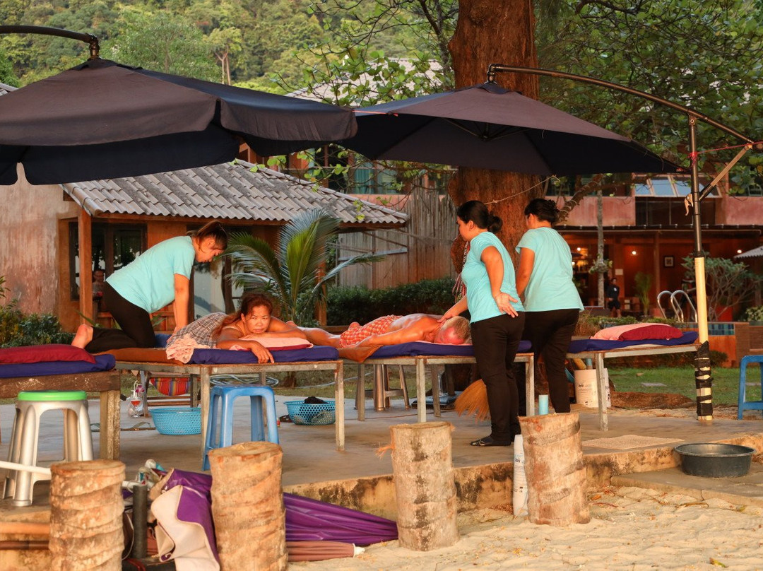 Chai Chet Beach-象岛必去景点